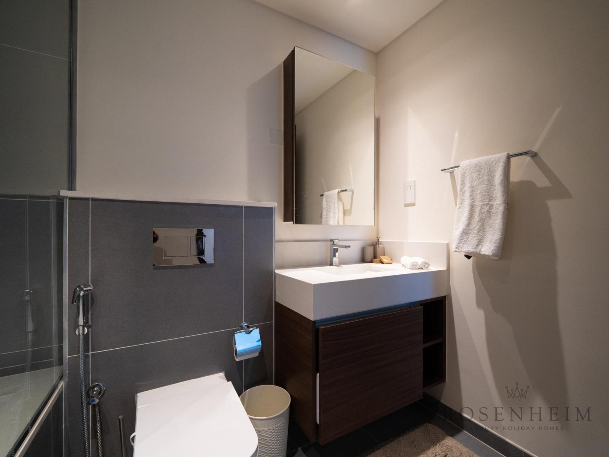 Rosenheim - Refreshed 1 Bedroom In Creek Harbour *