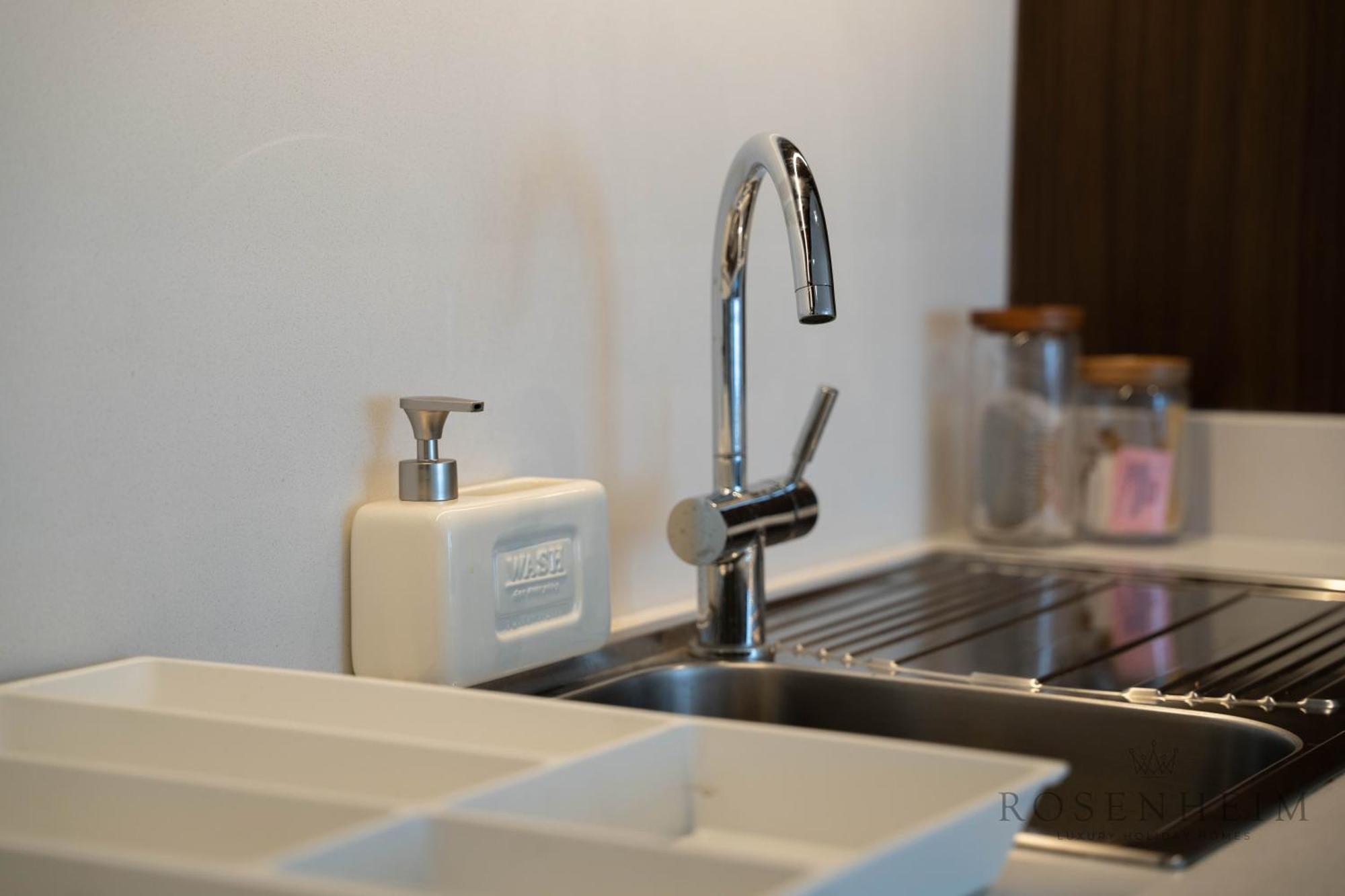 Apartment Rosenheim - Refreshed 1 Bedroom In Creek Harbour